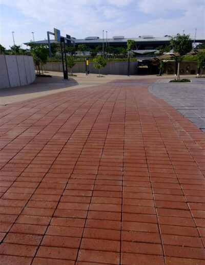 Vantell Burgundy Piazza