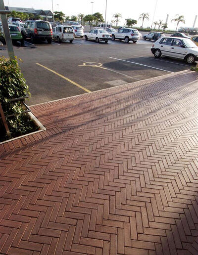 Vantell Burgundy Piazza